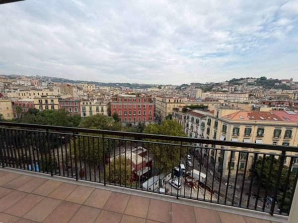 appartamento in affitto a Napoli in zona Stella