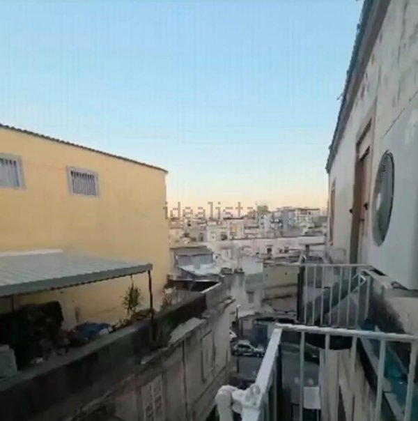appartamento in affitto a Napoli in zona San Carlo all'Arena