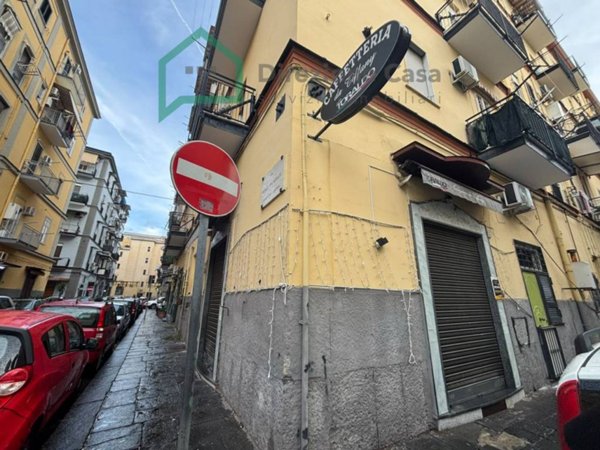 locale commerciale in affitto a Napoli