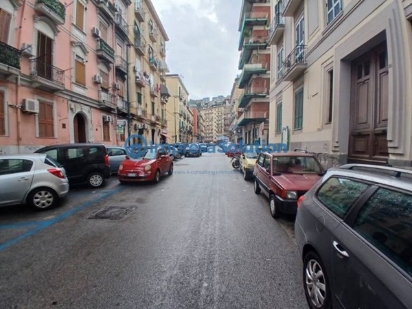 locale commerciale in affitto a Napoli in zona Fuorigrotta