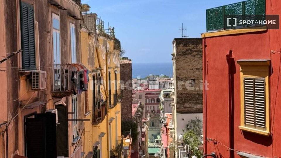 appartamento in affitto a Napoli in zona Chiaia