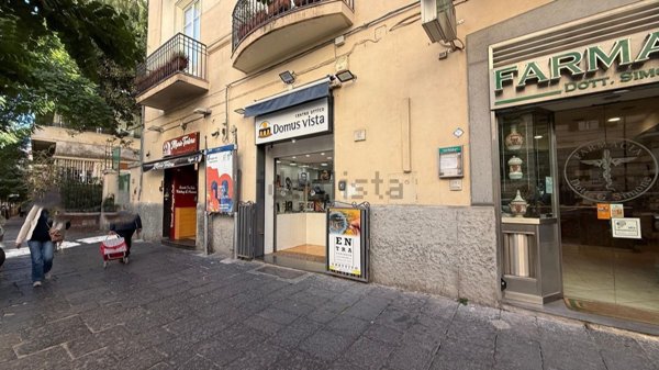locale commerciale in affitto a Napoli in zona Vomero