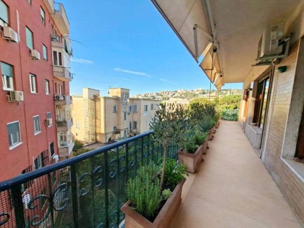 appartamento in affitto a Napoli in zona Chiaia