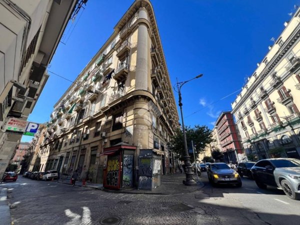 locale commerciale in affitto a Napoli in zona Pendino / San Giuseppe