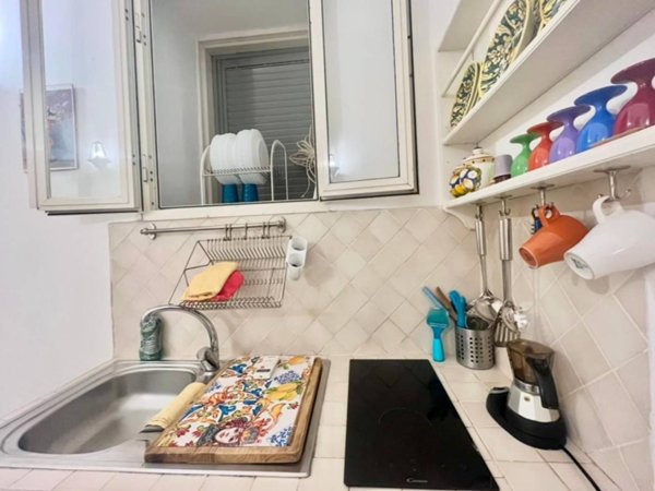 appartamento in affitto a Napoli in zona Stella