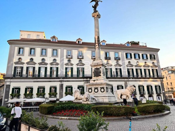 appartamento in affitto a Napoli in zona Chiaia
