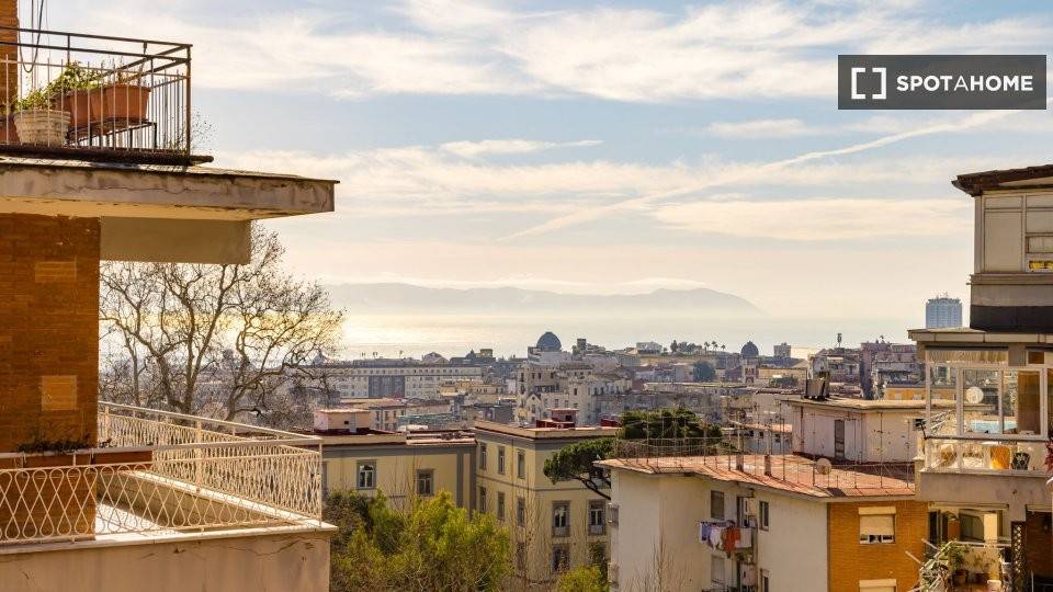 appartamento in affitto a Napoli in zona Stella