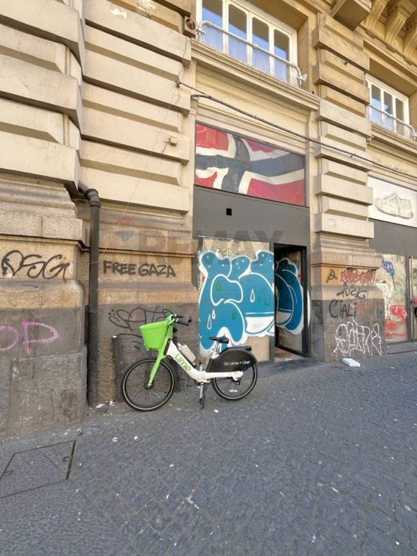 locale commerciale in affitto a Napoli in zona Pendino / San Giuseppe