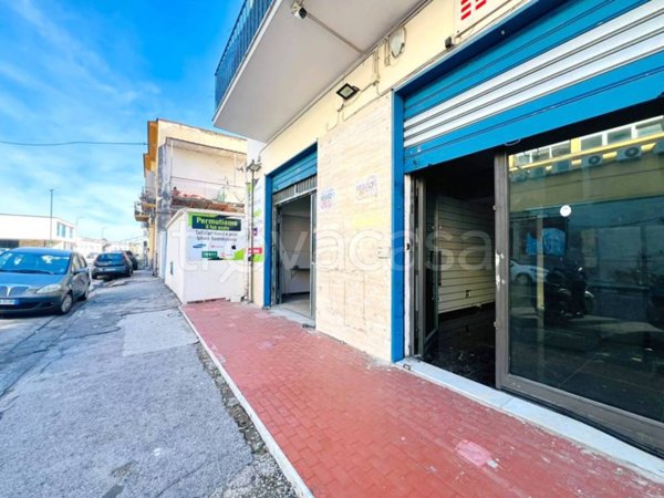 locale commerciale in affitto a Napoli in zona Barra
