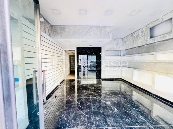 locale commerciale in affitto a Napoli in zona Barra