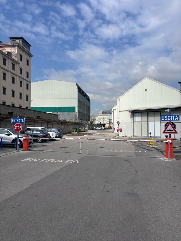 ufficio in affitto a Napoli in zona Zona Industriale-Ferrovia