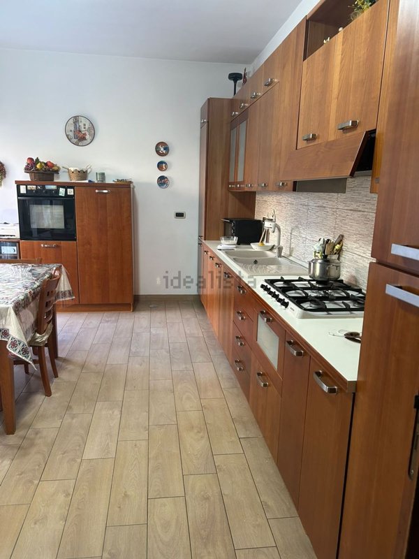 appartamento in affitto a Napoli in zona San Carlo all'Arena