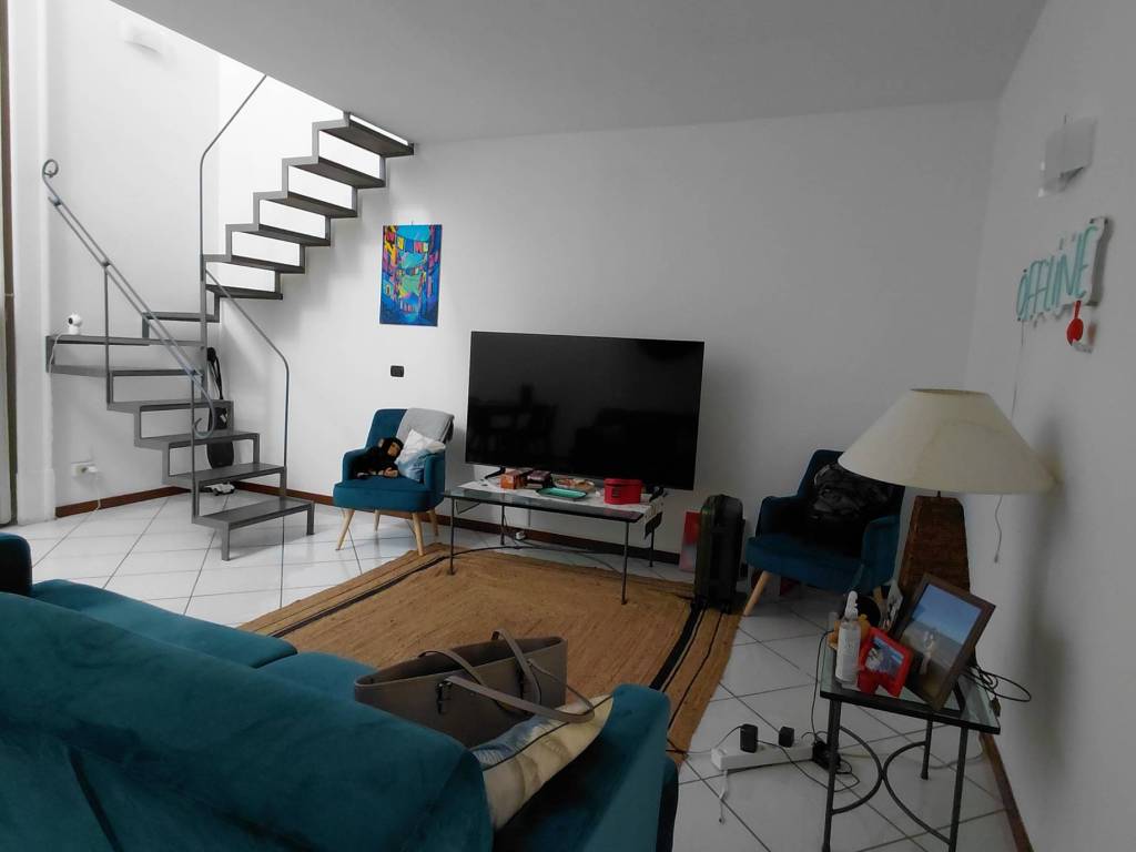 appartamento in affitto a Napoli in zona Chiaia
