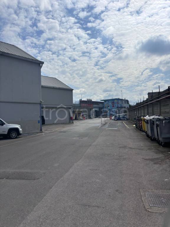 ufficio in affitto a Napoli in zona Zona Industriale-Ferrovia