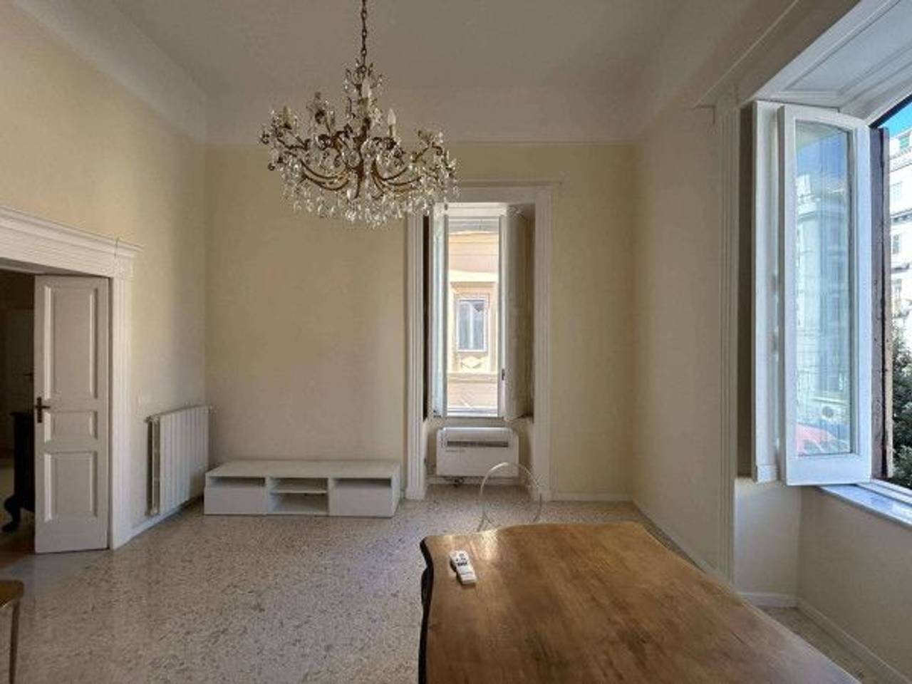 appartamento in affitto a Napoli in zona Chiaia