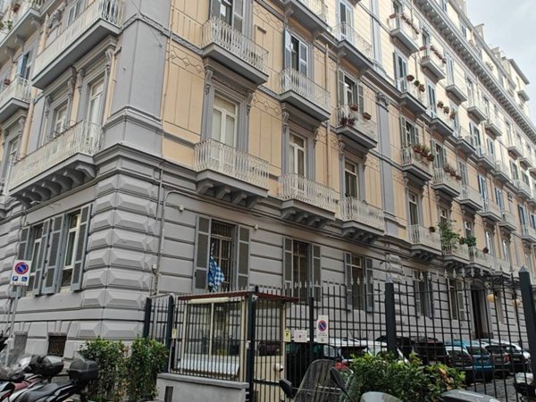 appartamento in affitto a Napoli in zona Chiaia