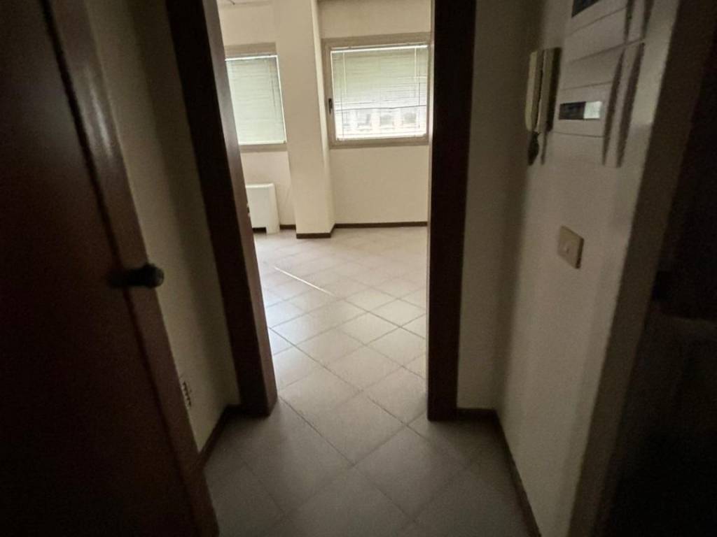 ufficio in affitto a Napoli in zona Zona Industriale-Ferrovia
