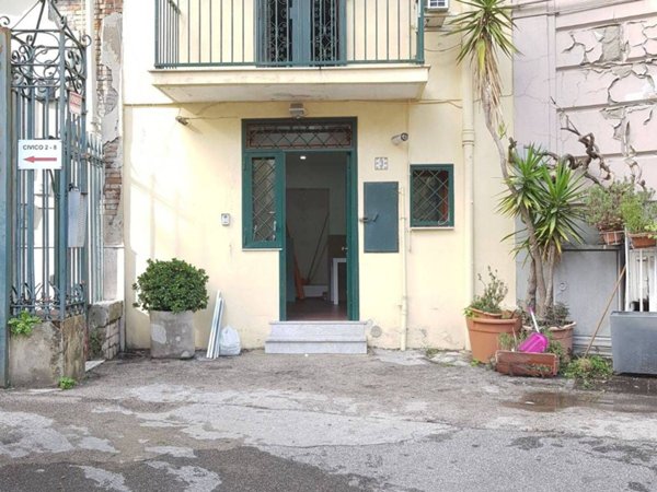 appartamento in affitto a Napoli in zona Chiaia