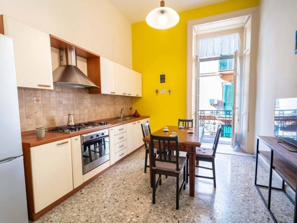 appartamento in affitto a Napoli in zona Stella