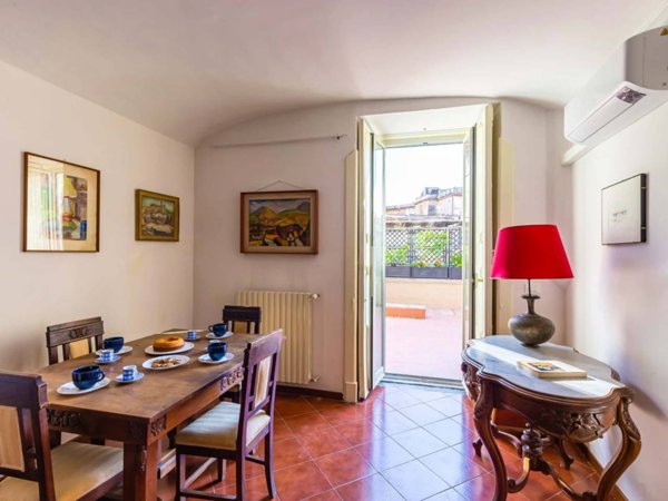 appartamento in affitto a Napoli in zona Stella