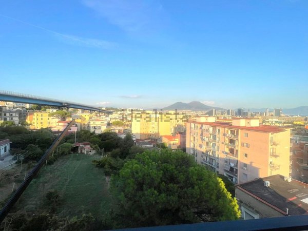 appartamento in affitto a Napoli in zona San Carlo all'Arena
