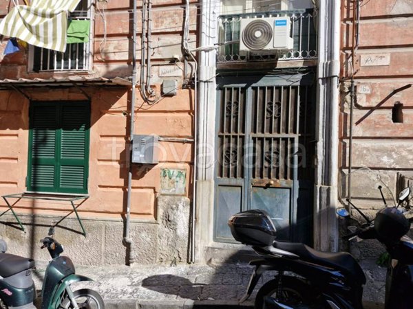 appartamento in affitto a Napoli in zona Stella