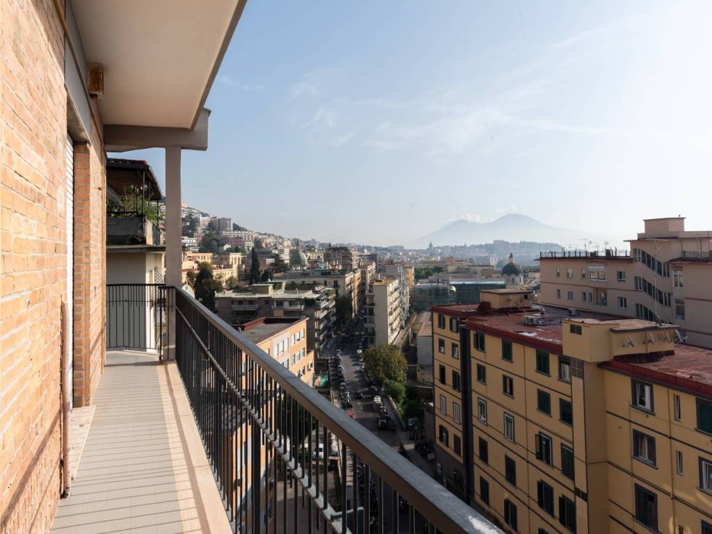 appartamento in affitto a Napoli in zona Chiaia