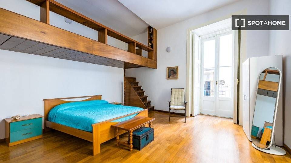 appartamento in affitto a Napoli in zona Chiaia