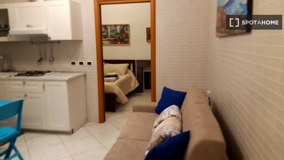 appartamento in affitto a Napoli in zona Mercato