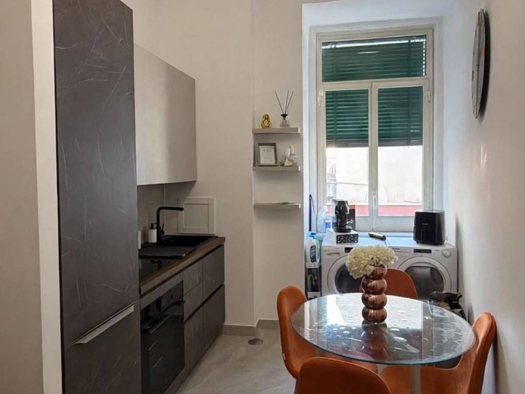 appartamento in affitto a Napoli in zona San Carlo all'Arena