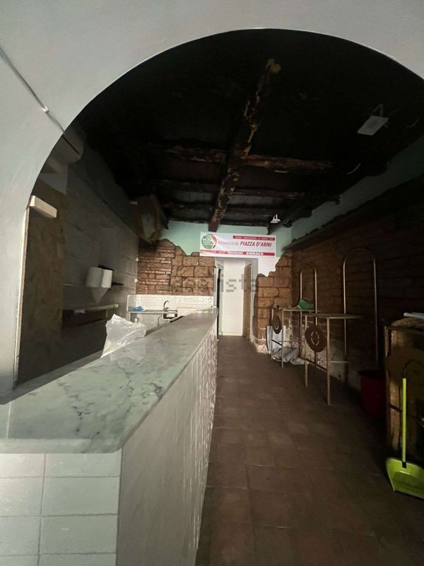 locale commerciale in affitto a Nola