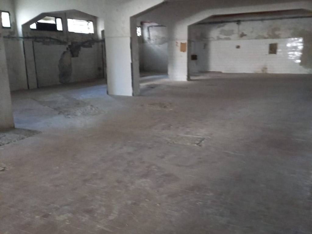 locale commerciale in affitto a Nola