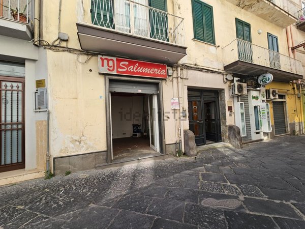 locale commerciale in affitto a Nola