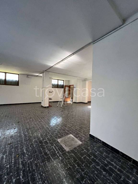 locale commerciale in affitto a Nola