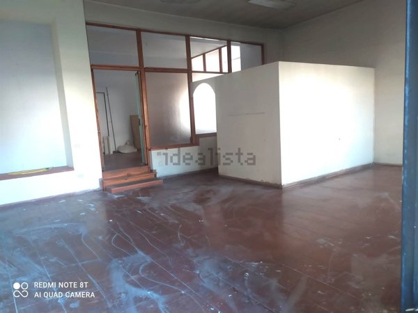 locale commerciale in affitto a Nola