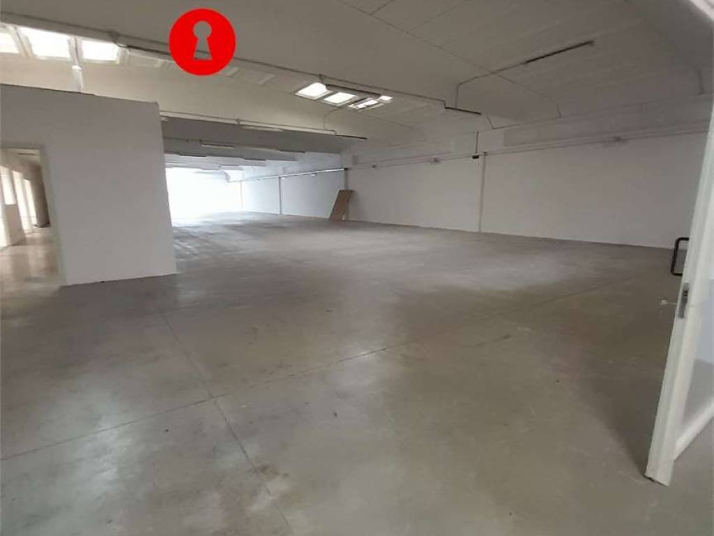 locale commerciale in affitto a Nola