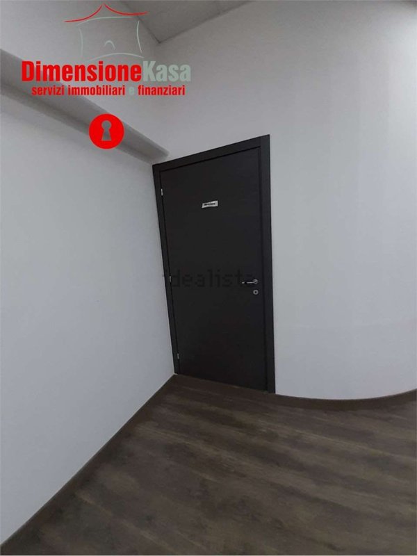 locale commerciale in affitto a Nola