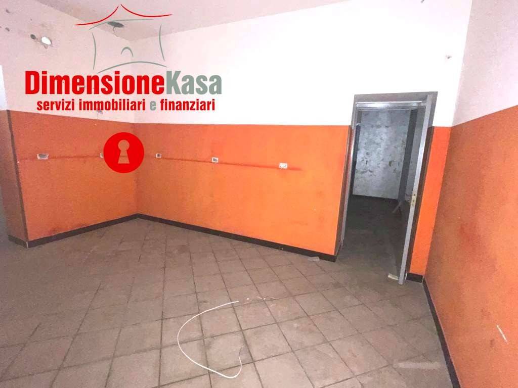 locale commerciale in affitto a Nola