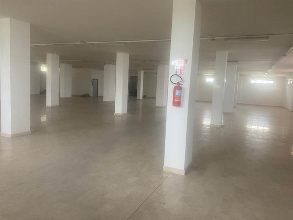 locale commerciale in affitto a Nola