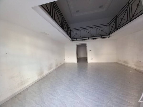 locale commerciale in affitto a Nola