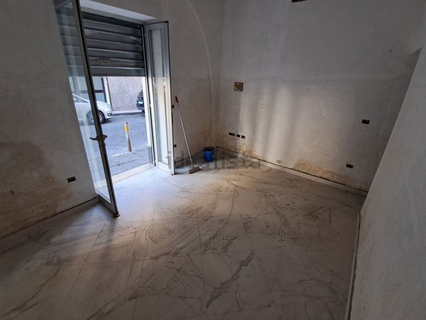 locale commerciale in affitto a Nola