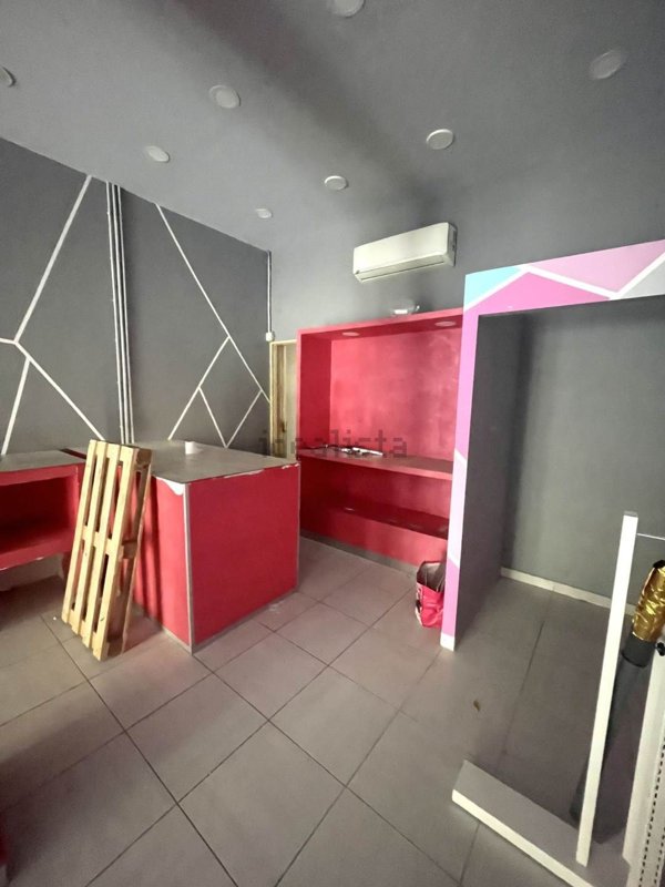 locale commerciale in affitto a Nola