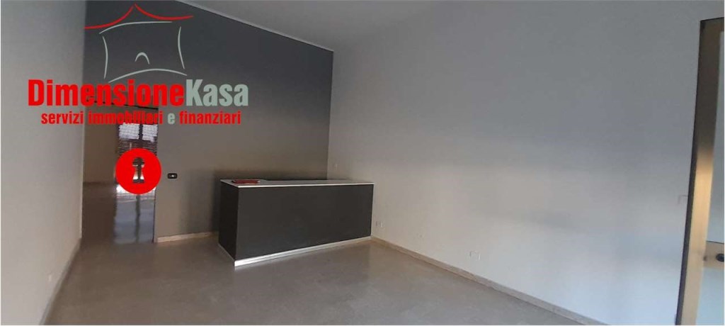 locale commerciale in affitto a Nola in zona Polvica