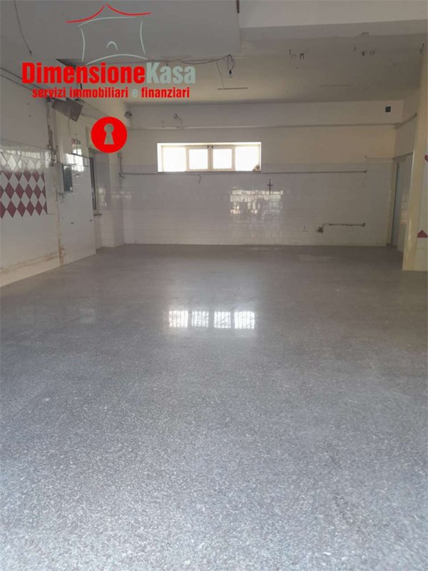 locale commerciale in affitto a Nola in zona Polvica
