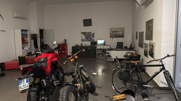 locale commerciale in affitto a Nola