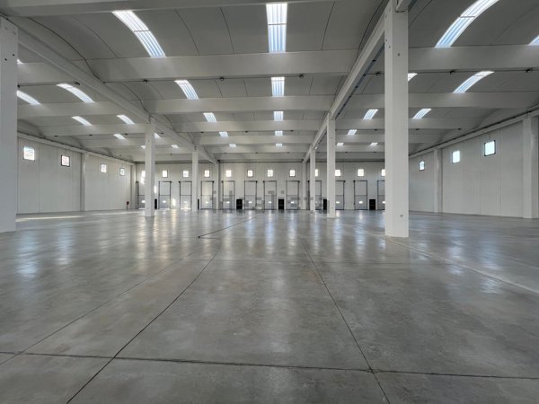 capannone in affitto a Nola