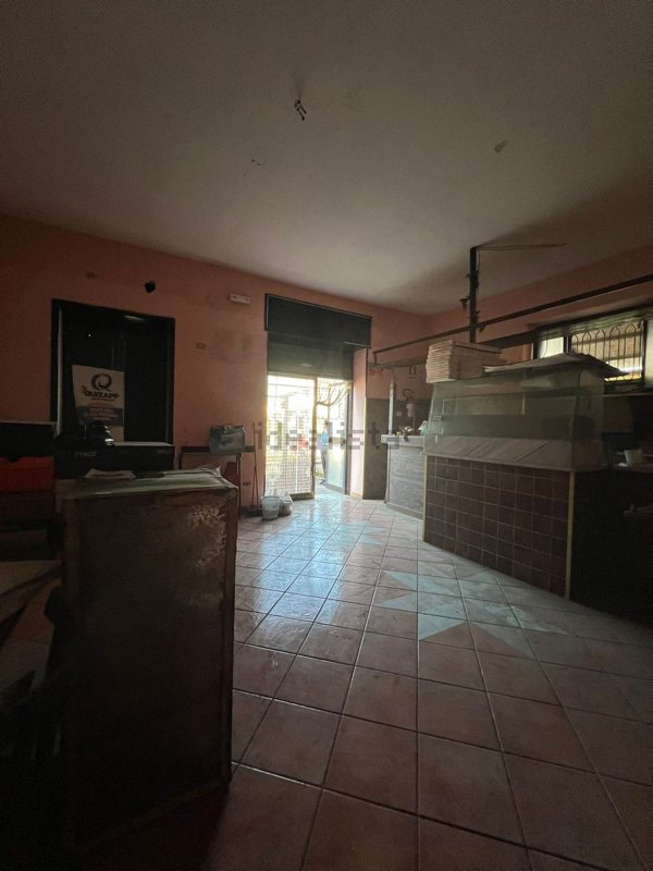 locale commerciale in affitto a Nola