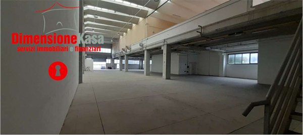 capannone in affitto a Nola