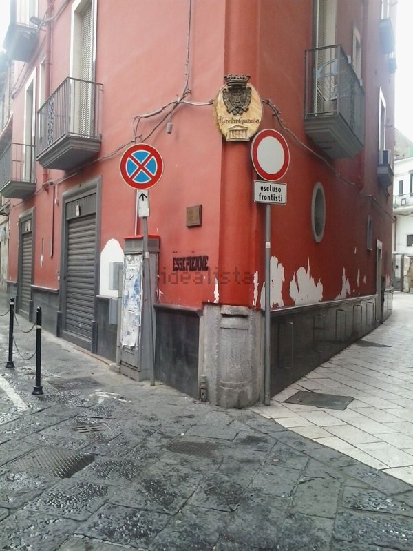 locale commerciale in affitto a Nola