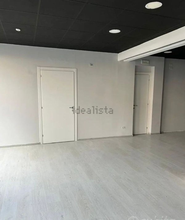 locale commerciale in affitto a Nola